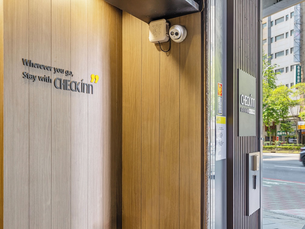 CHECK inn Taipei Xinyi 7/69