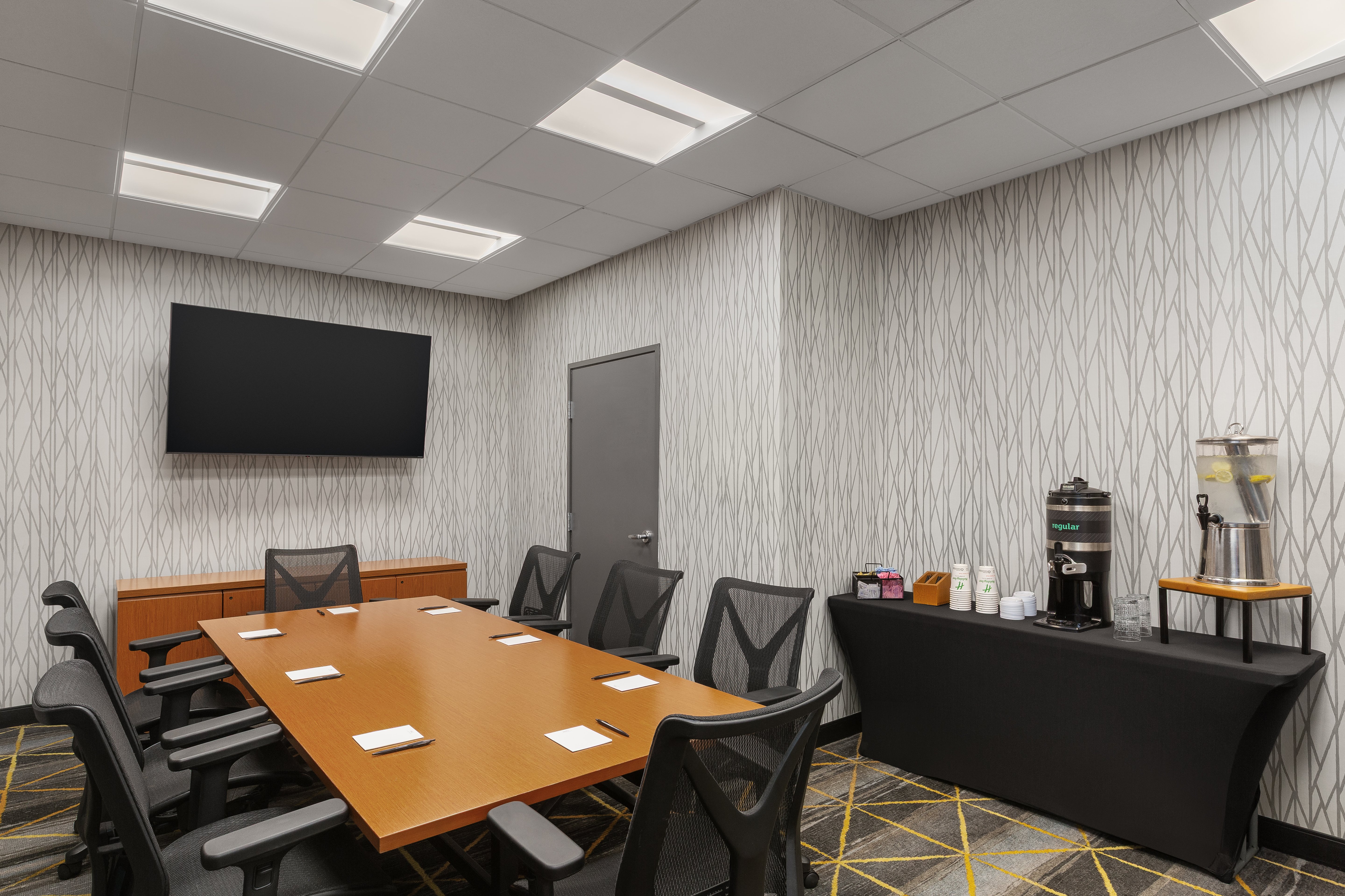 Holiday Inn & Suites Detroit - Troy, an IHG Hotel 43/50