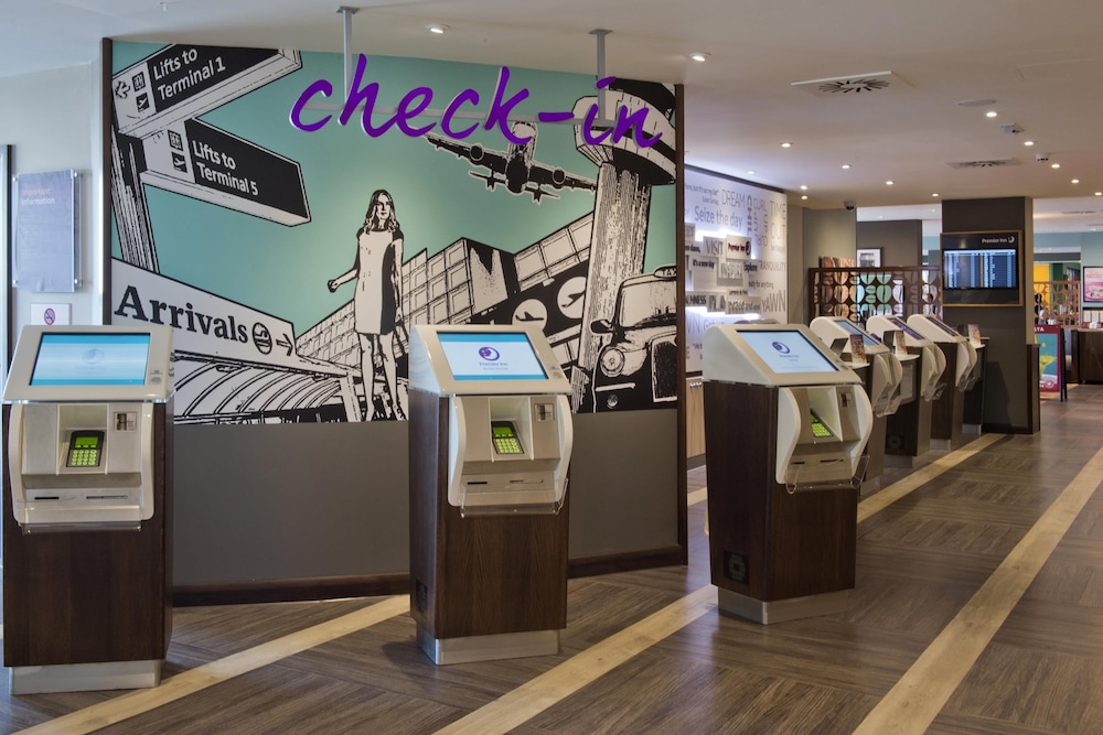 Premier Inn London Heathrow Airport Terminal 4 8/65