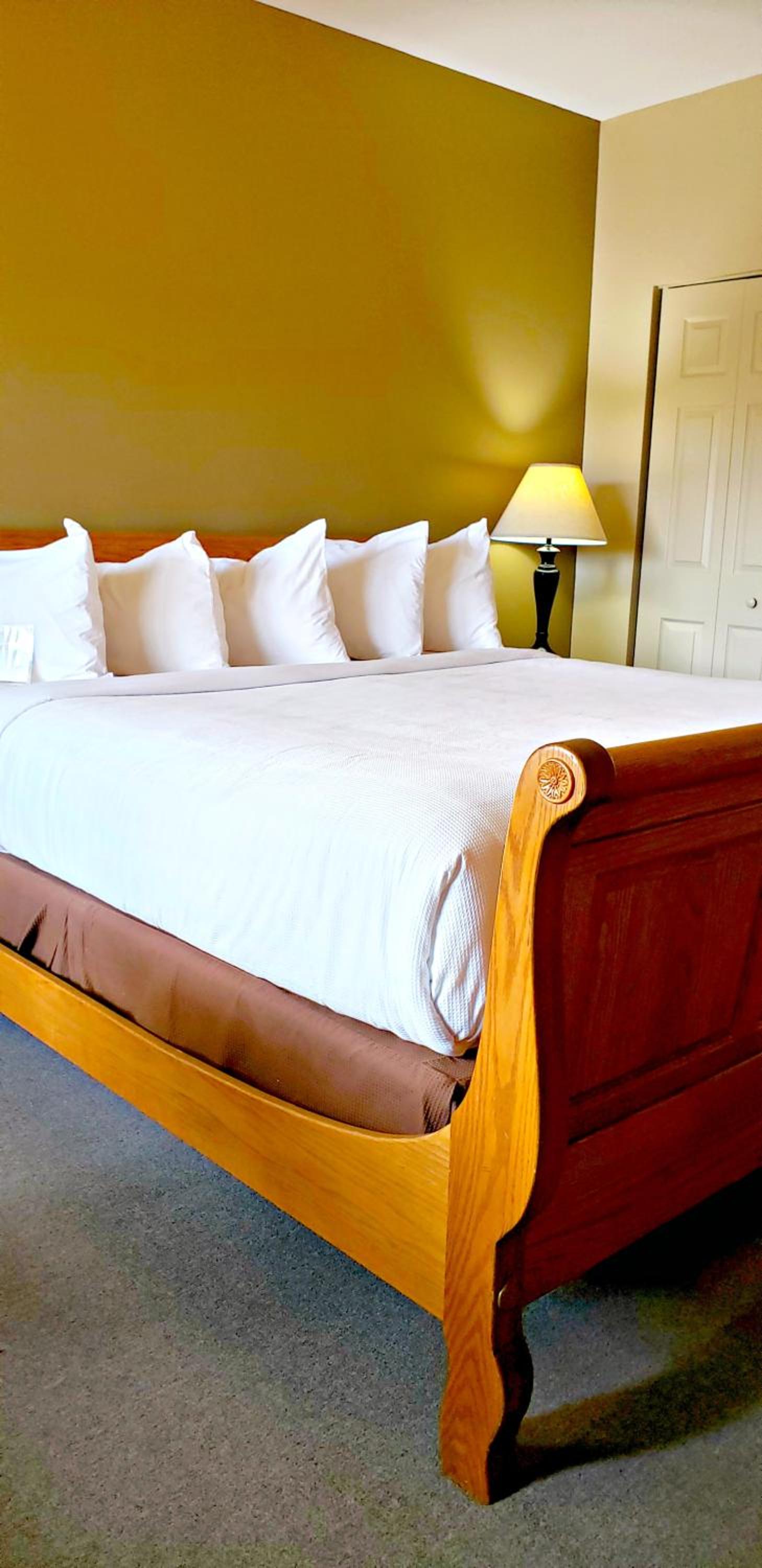 Carriage House, King Bed، Berlin Heritage Inn 3/10
