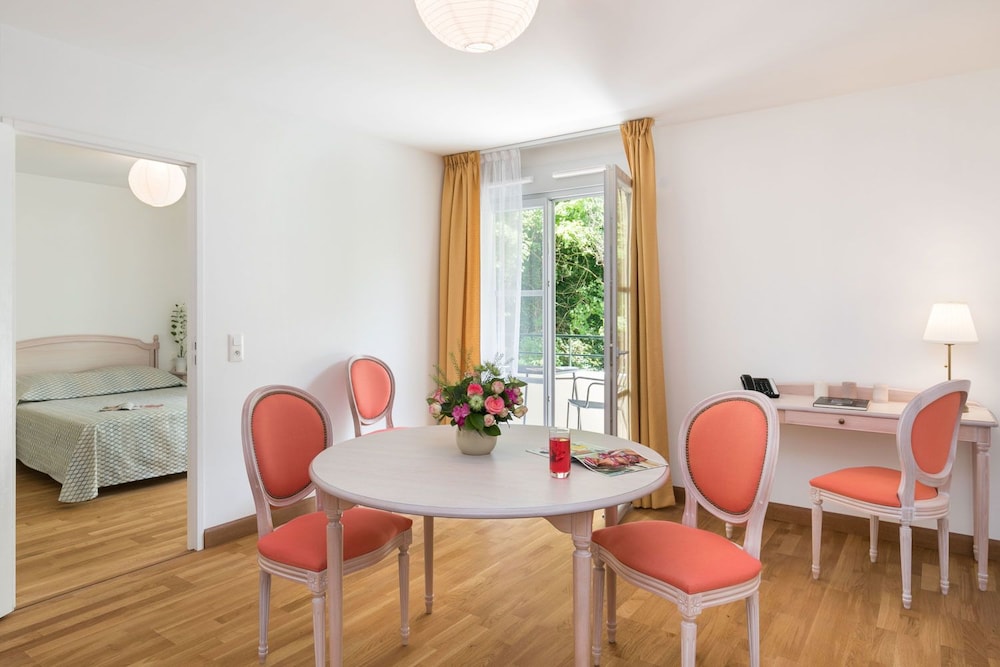 Home Médicis Les Petites Roches 17/29