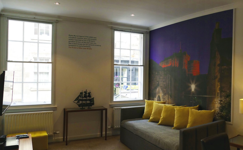 Stewart by Heeton Concept Aparthotel Edinburgh 46/60