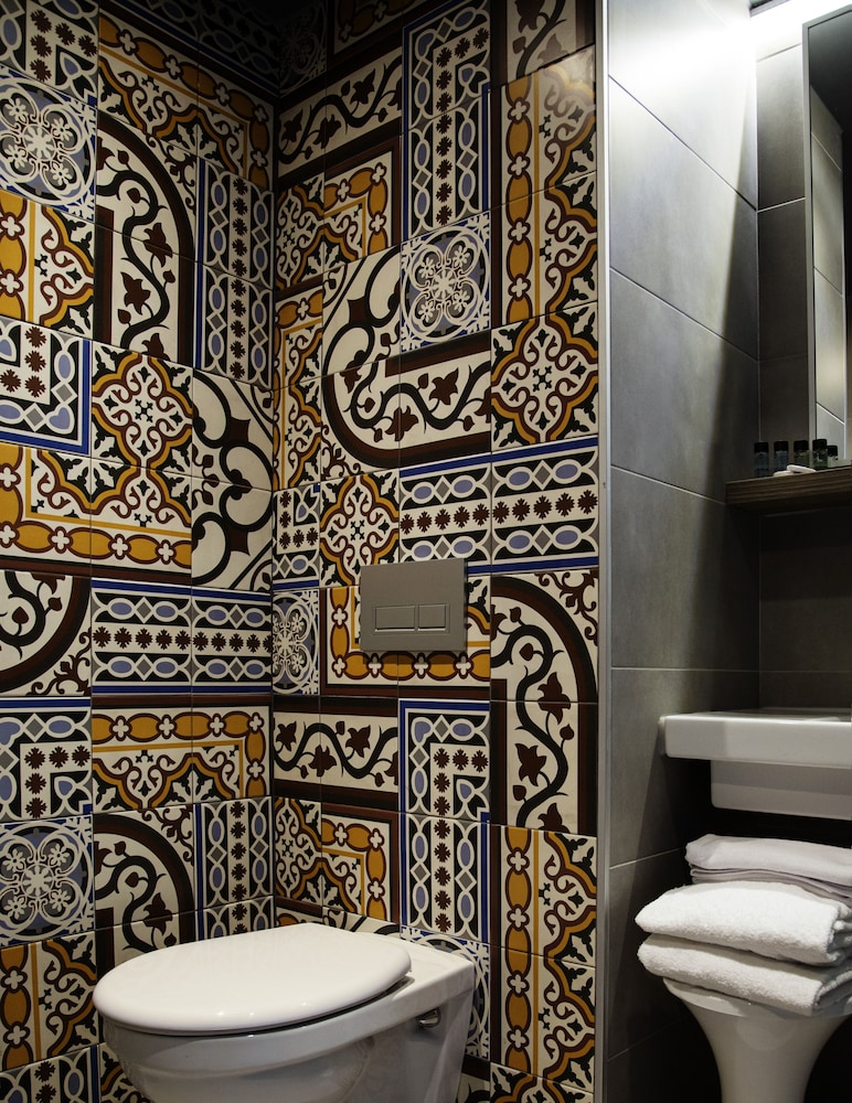 DELUXE, KING BED, PRIVATE BATHROOM, TERRACE