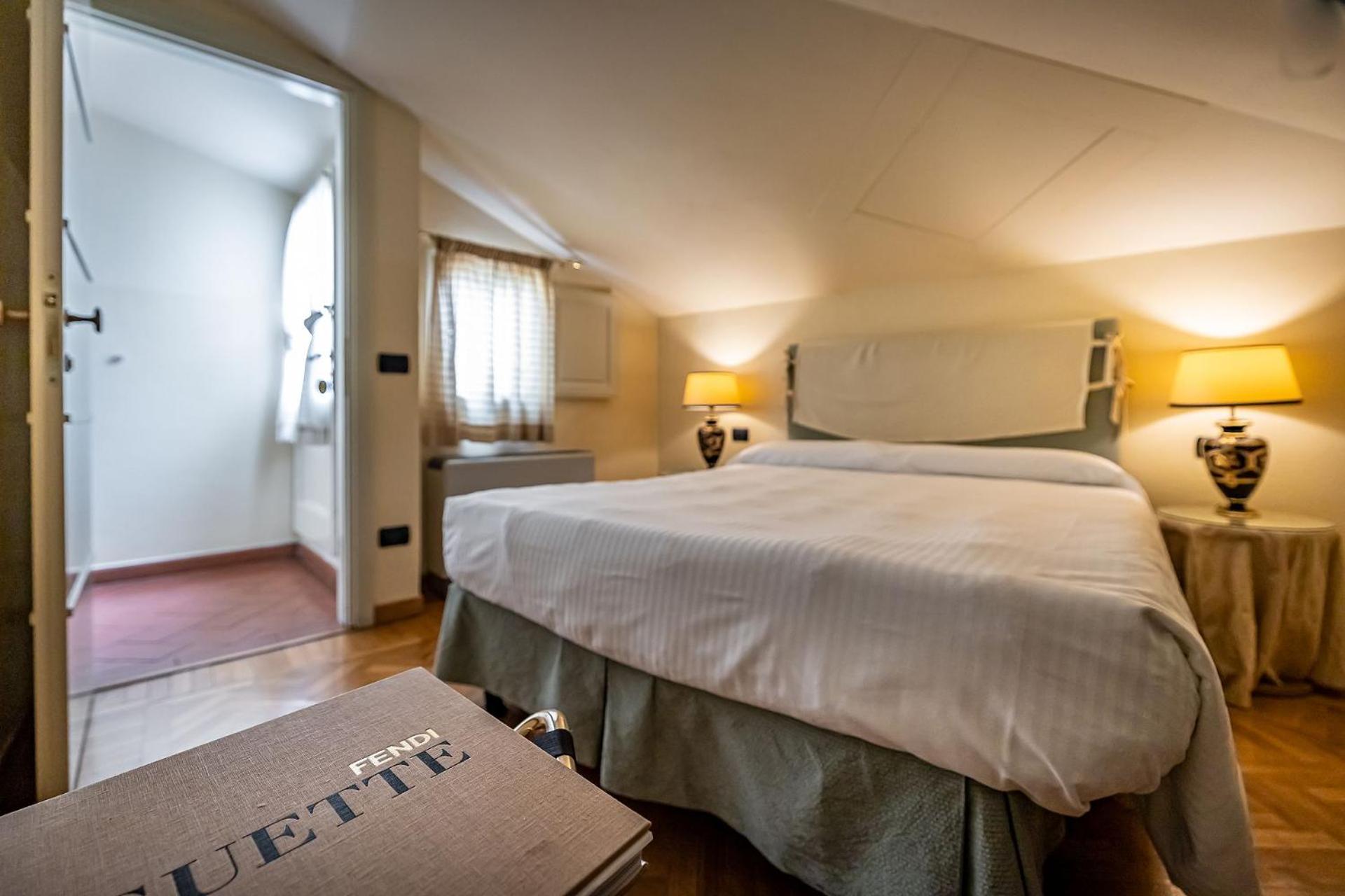 3 Bedrooms, Apartment, Duomo View