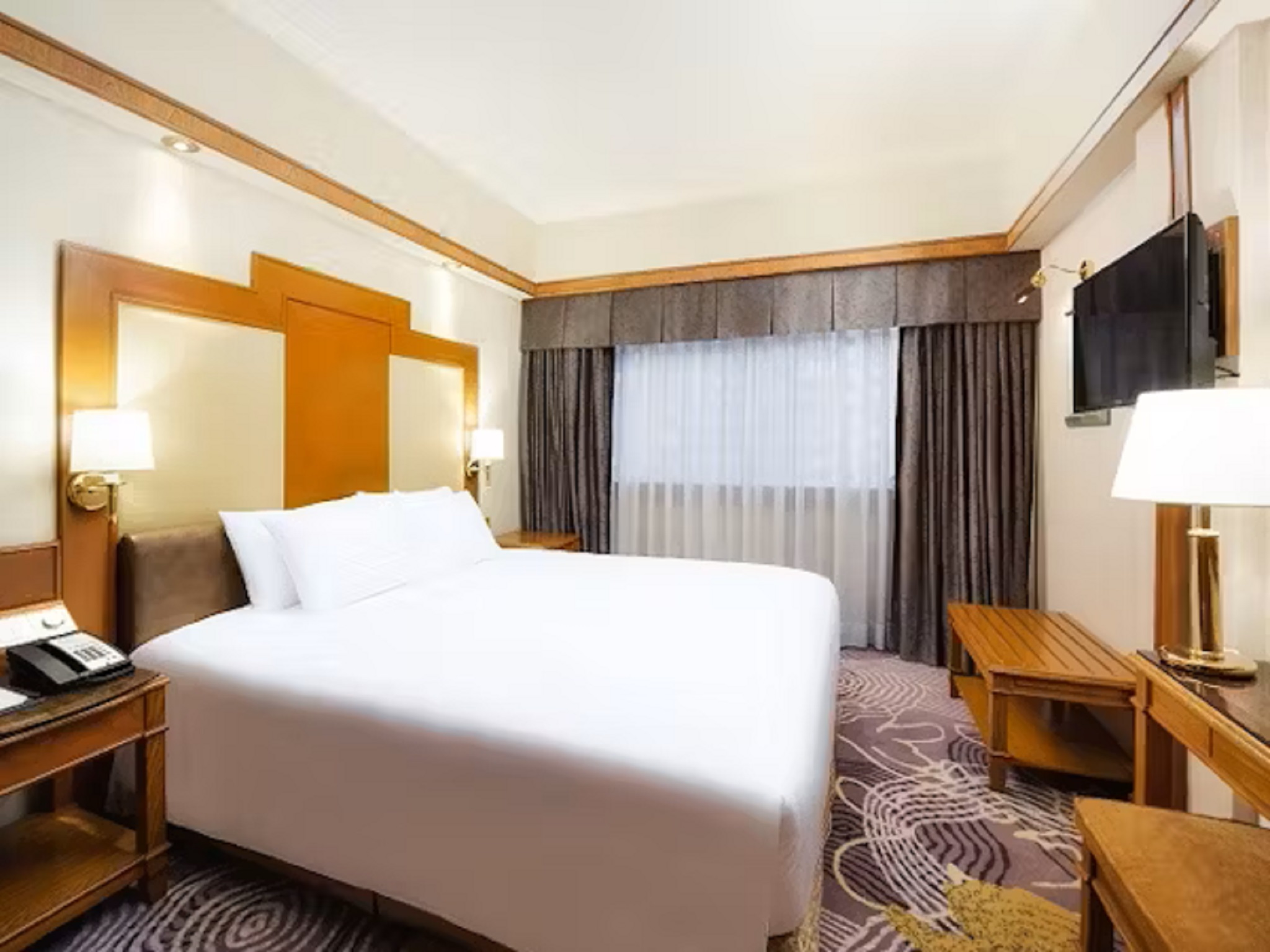 Corner Suite