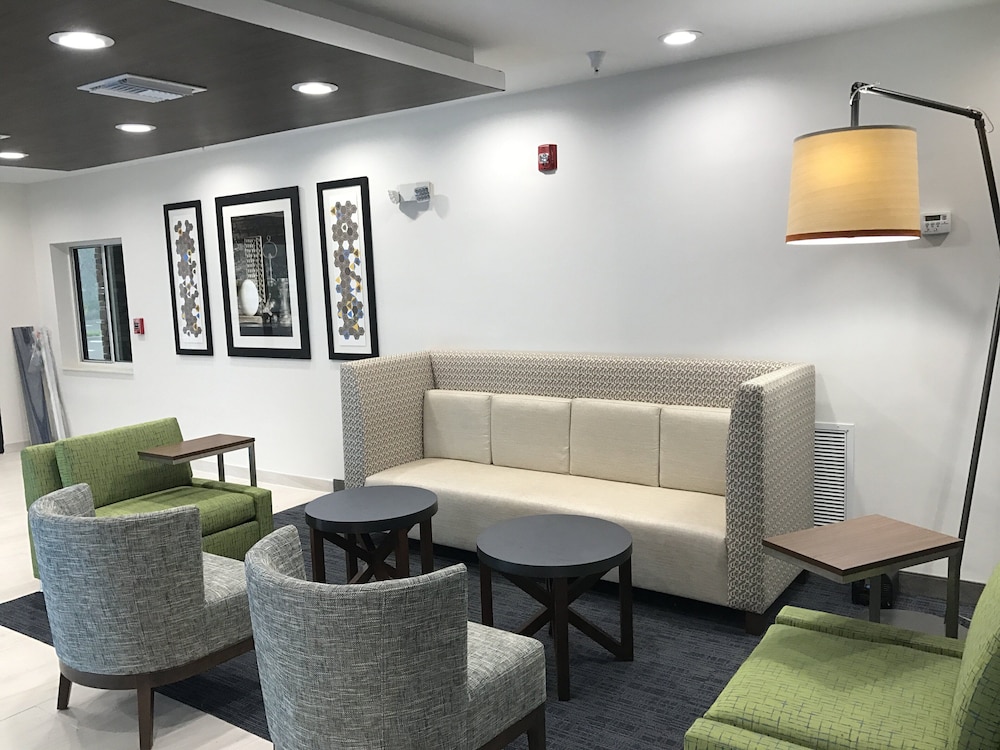 Holiday Inn Express Naples South I 75 47/67
