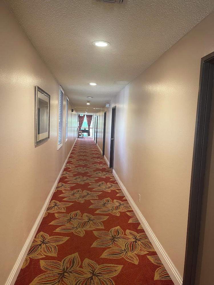 Hotel Pacific Garden 32/58