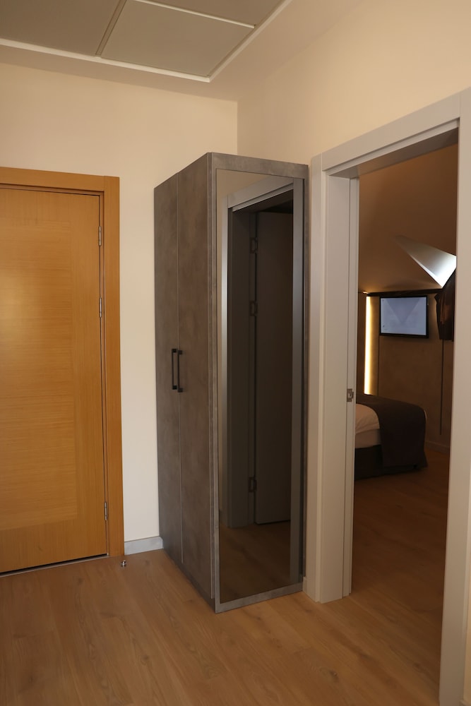 Hotel Lazlakar 25/50