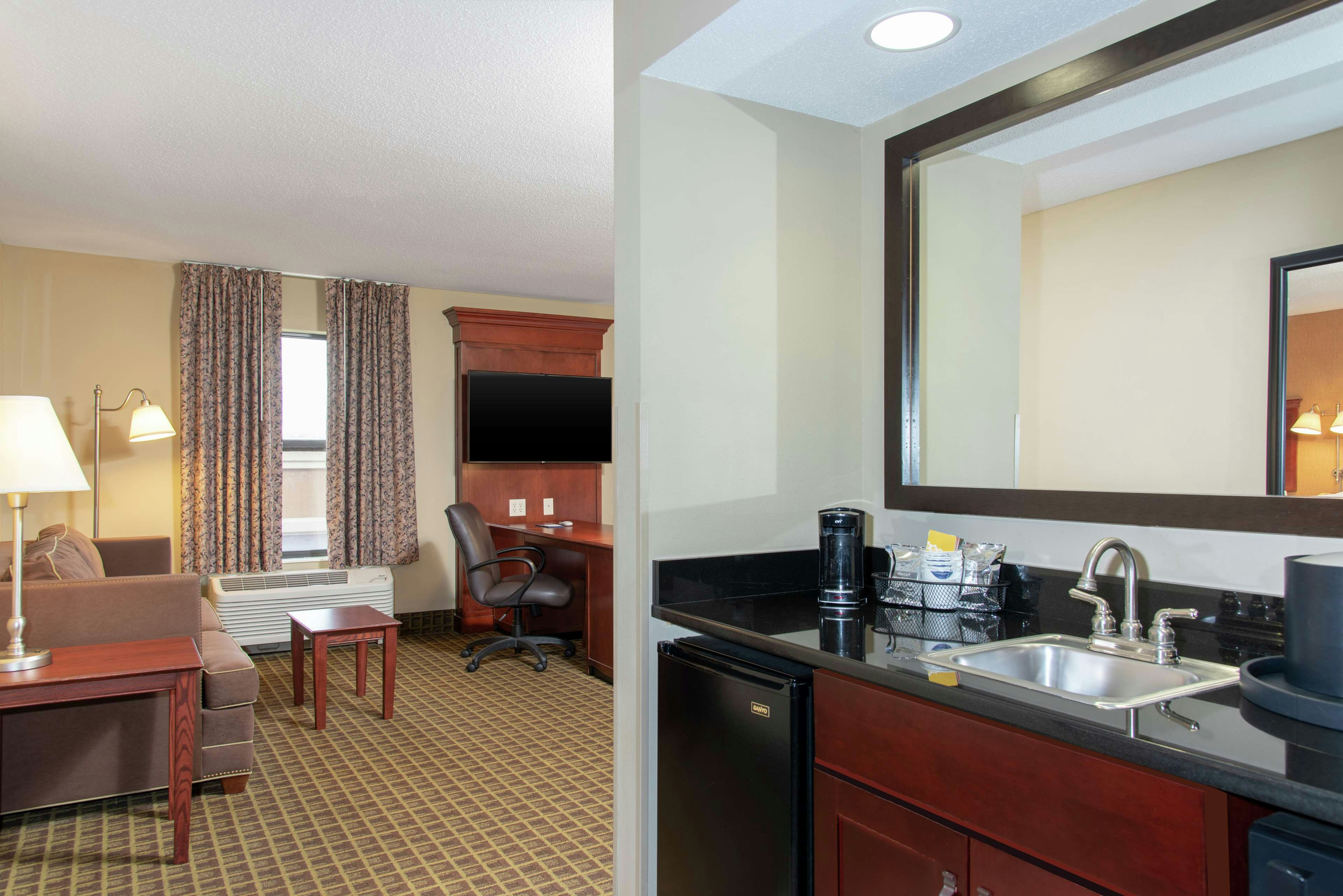 Hampton Inn & Suites Valparaiso 75/81