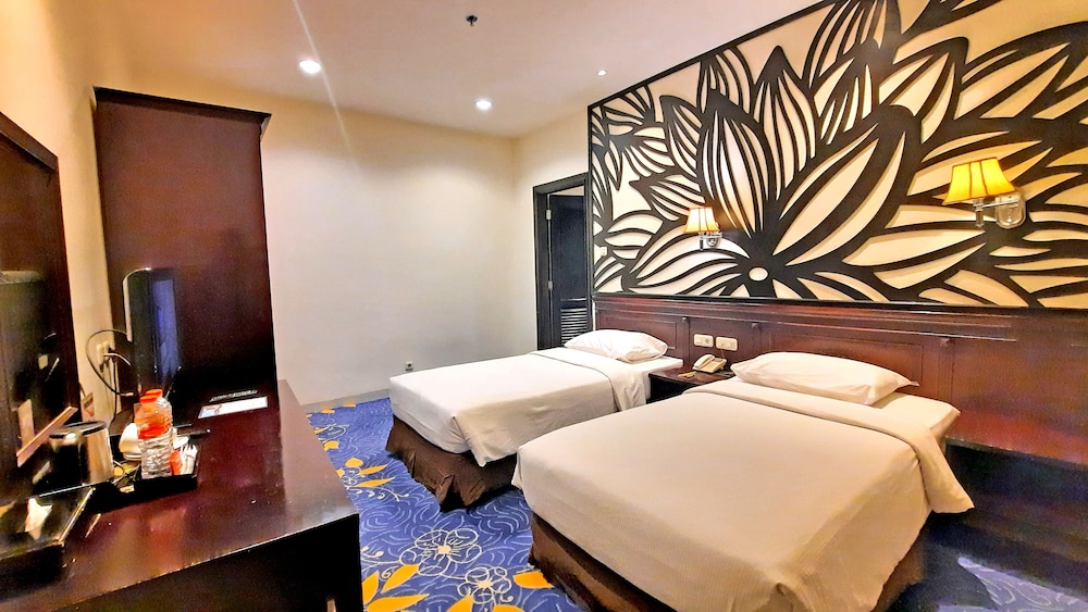 Plaza Inn Kendari 9/21