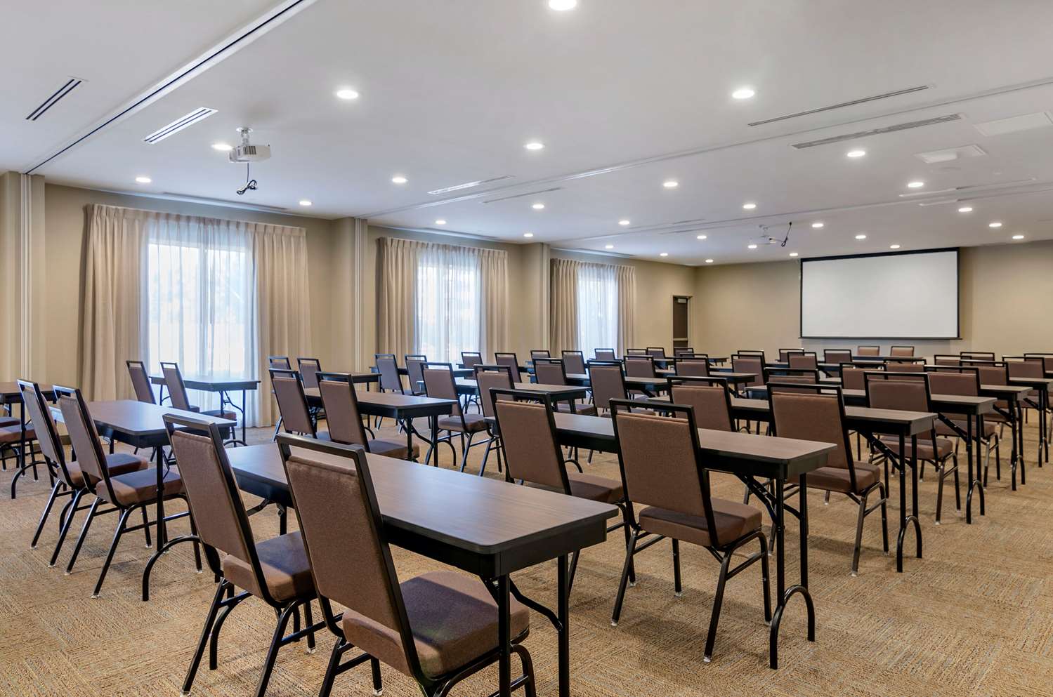 Sleep Inn & Suites Great Falls Airport 39/48