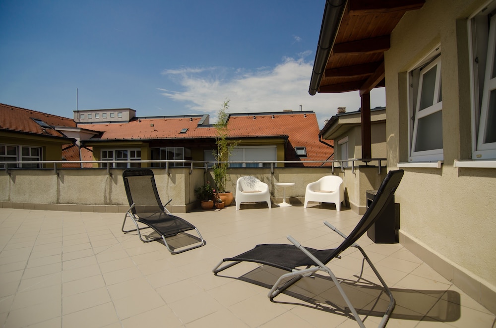 CIVITAS BOUTIQUE HOTEL 3/79
