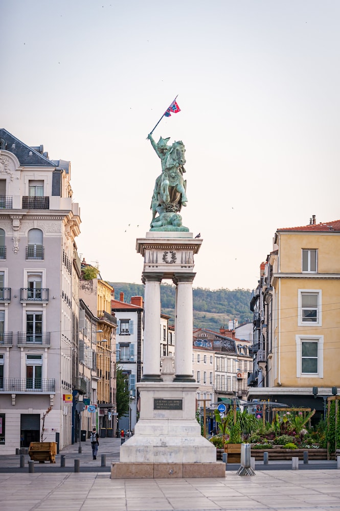 Apparthotel Privilodges Carre de Jaude Clermont Ferrand 52/60