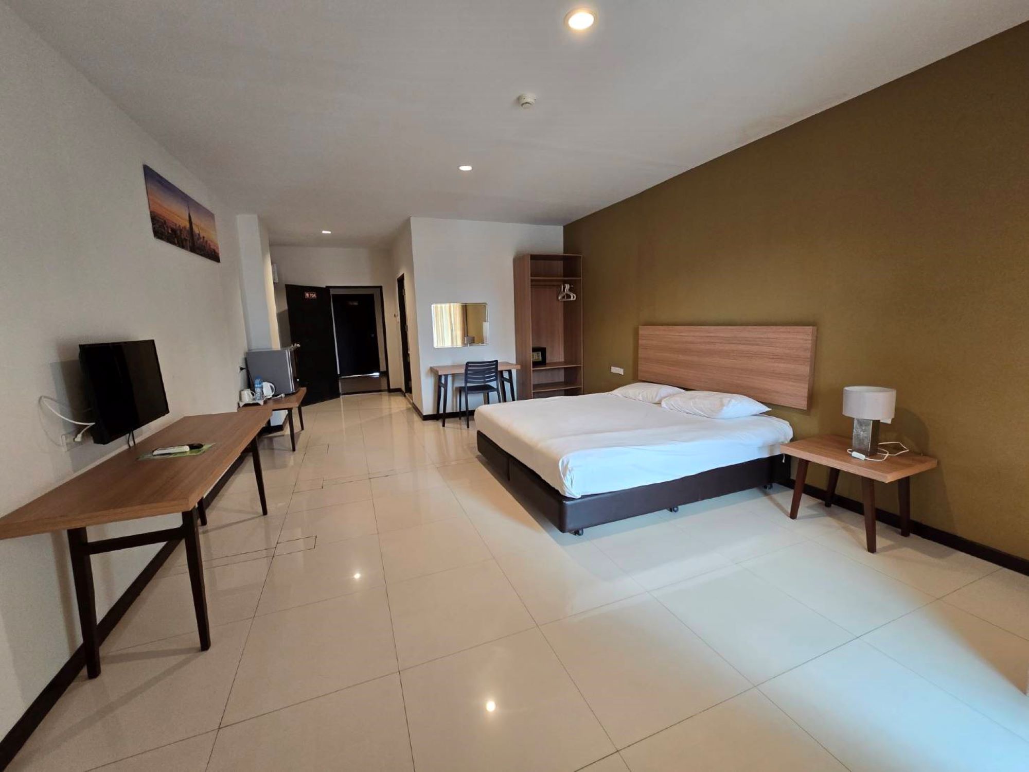 Deluxe, Double or Twin Bed