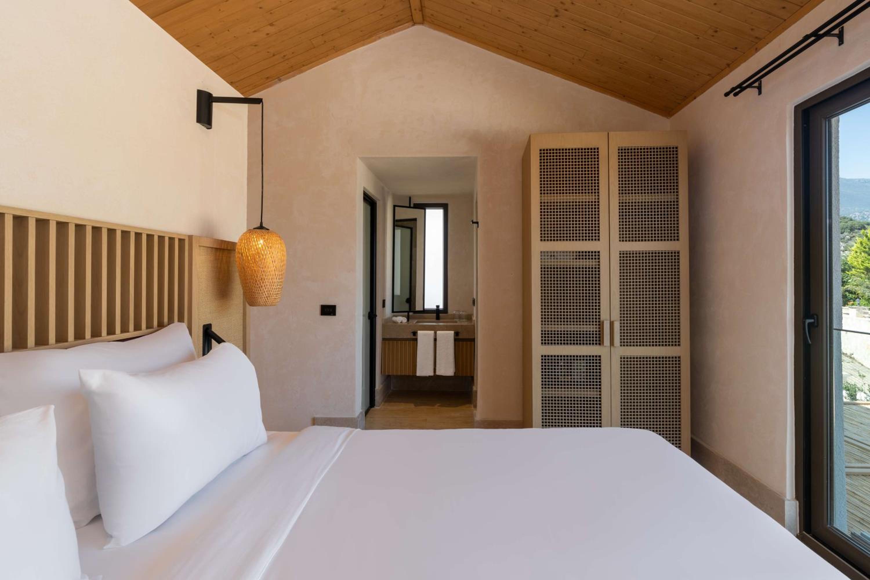 Mezzanine, Suite, Private Pool