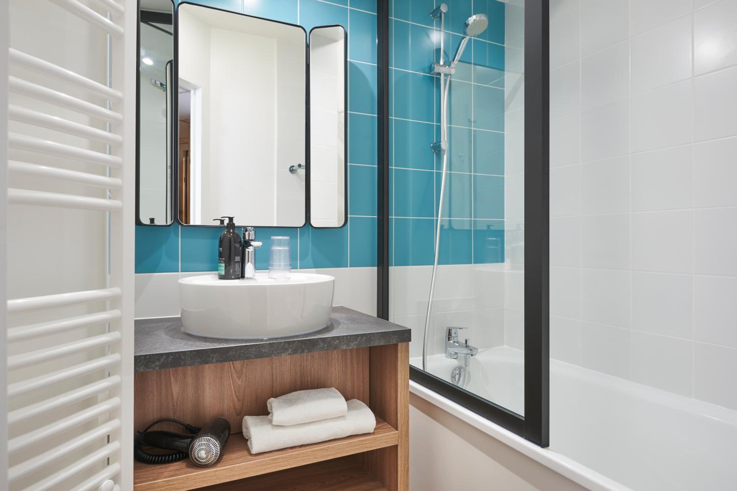 2 Bedrooms, Apartment, Twin Beds, Sofa, Balcony, Adagio Paris Porte De Versailles 8/9