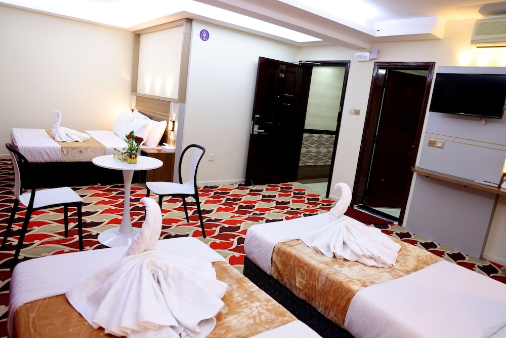 Tanha Park Hotel 32/52