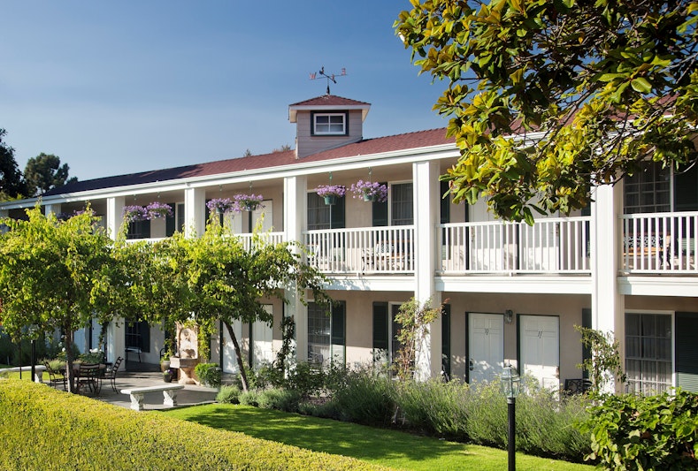 Lavender Inn By The Sea 4/45