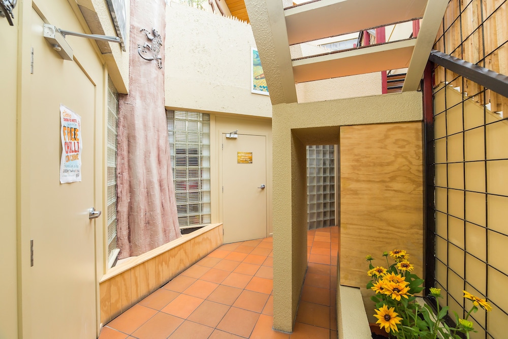Tahuna Pod Hostel 3/50