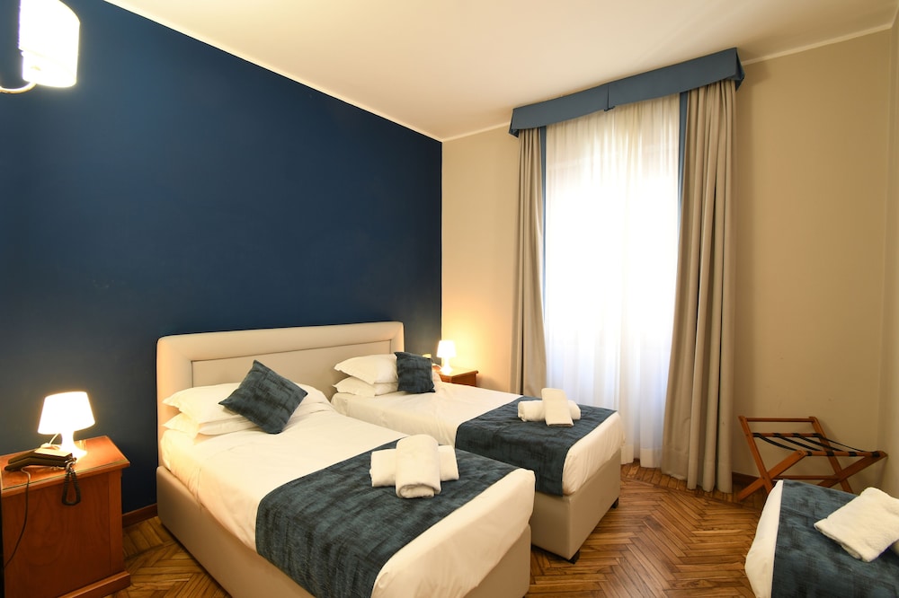 Hotel Cavour 23/58