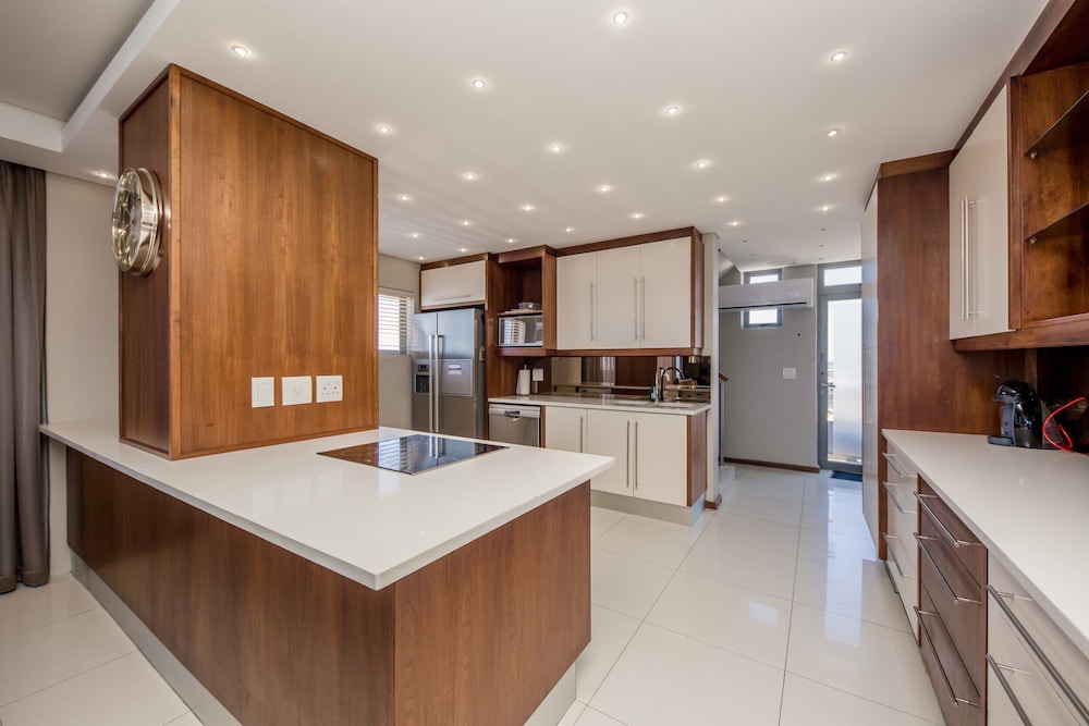 Infinity Self-Catering Apartments 8/50