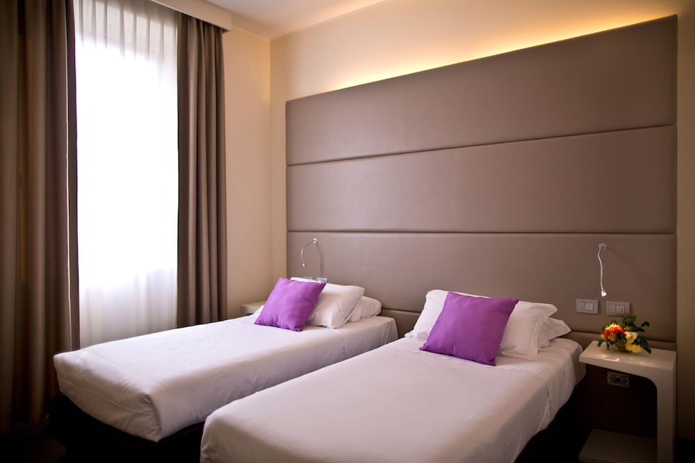 HOTEL CENACOLO(formerly Ora Hotel Cenacolo) 12/42