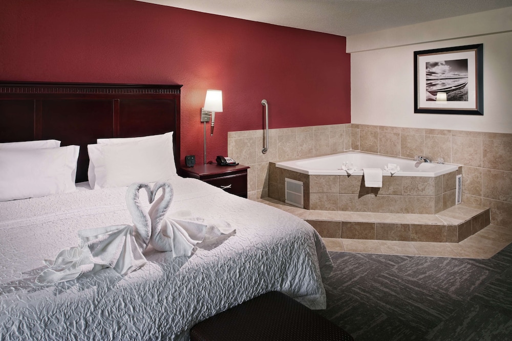 Hampton Inn & Suites Millington 25/59