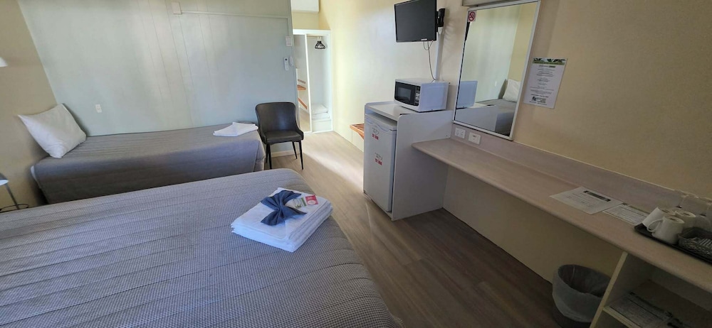 Shady Rest Motel 28/48