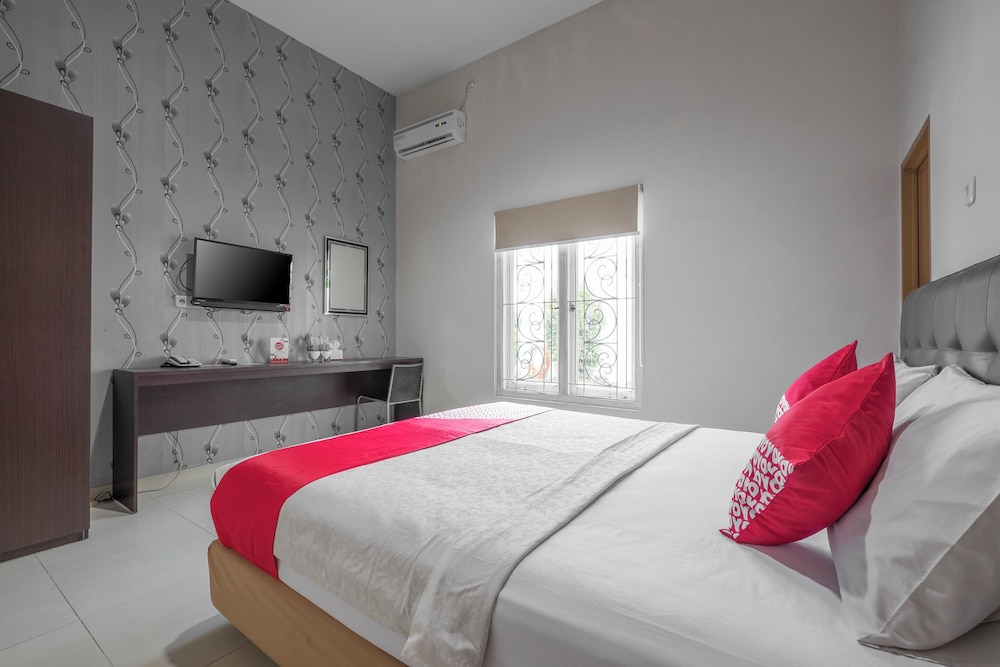 Hotel O Makassar near Pantai Losari formerly Hotel Astra Novilia 26/35