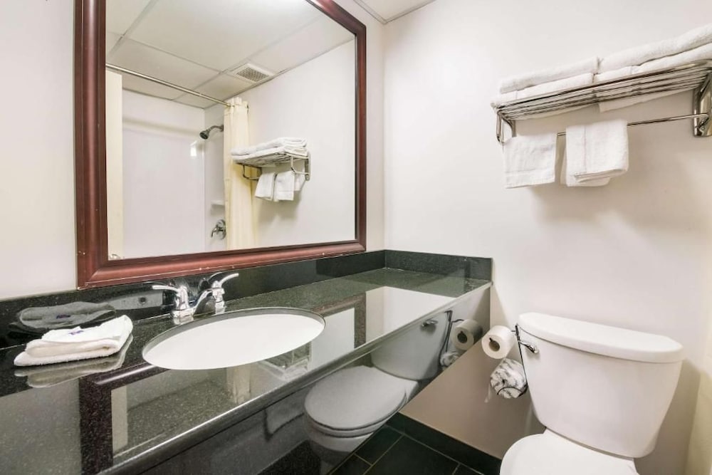 Motel6 Tinton Falls, NJ - Neptune 35/38