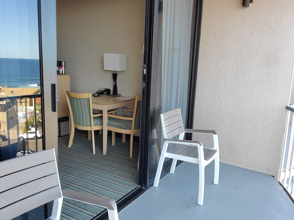Inn By The Sea La Jolla 32/60