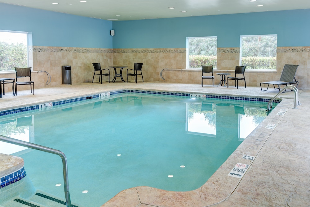 Holiday Inn Express & Suites West Long Branch - Eatontown 1/74