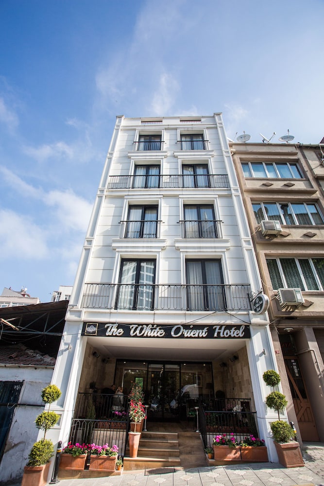 The White Orient Hotel 3/64