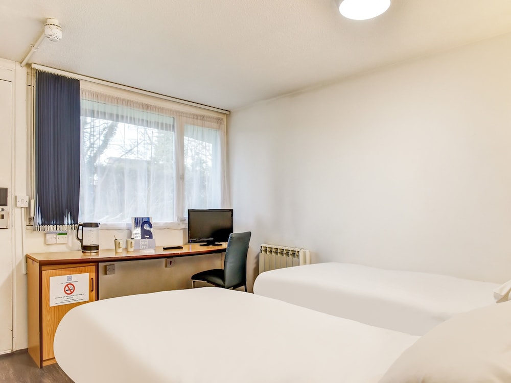 OYO The Hotel Rafiya, Redditch 12/20