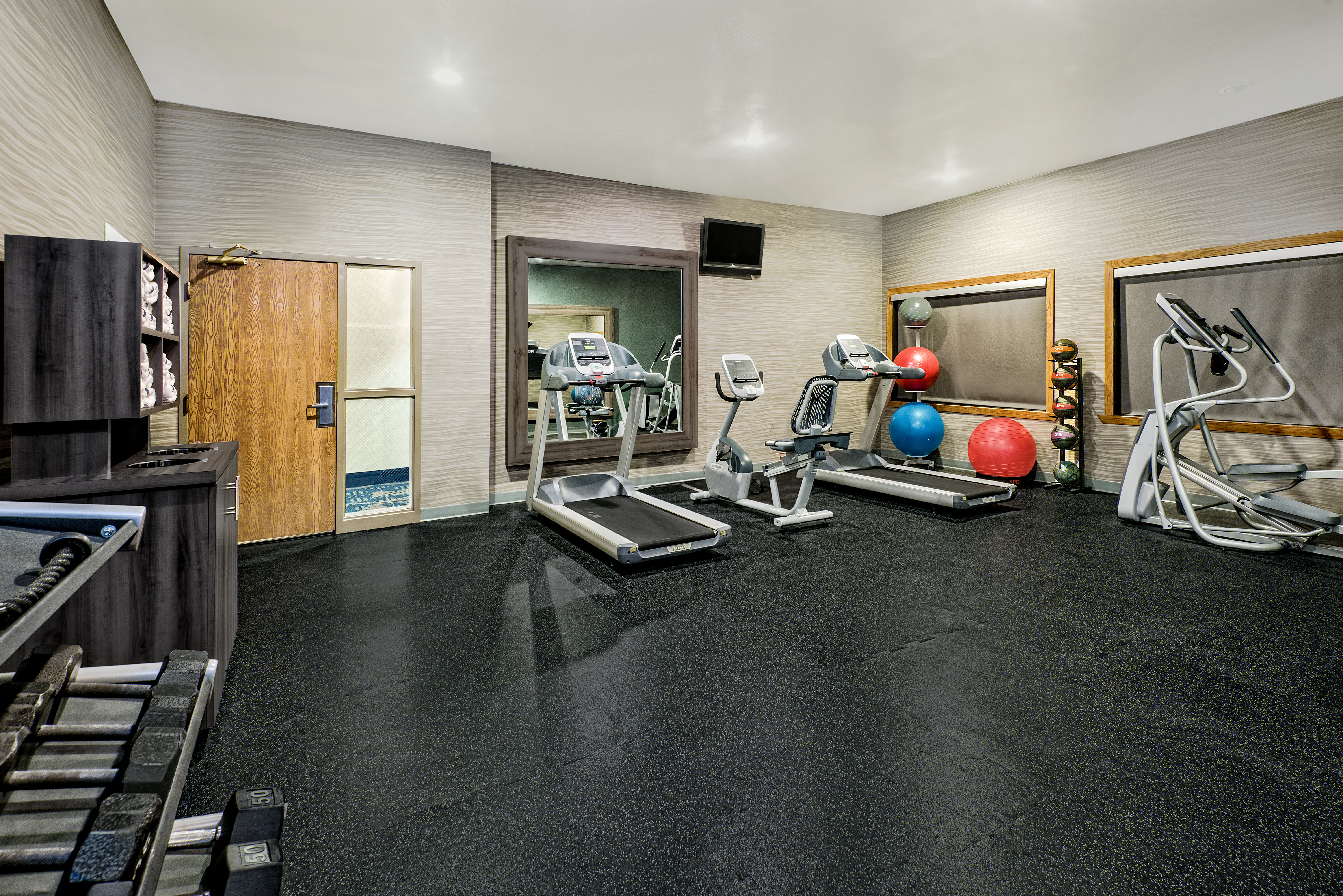 Holiday Inn Express Hotel And Suites Fort Worth Southwest I 20 33/56