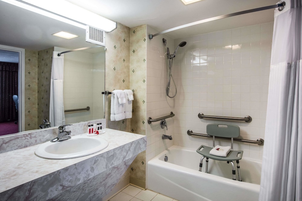 Ramada by Wyndham Ligonier 5/42