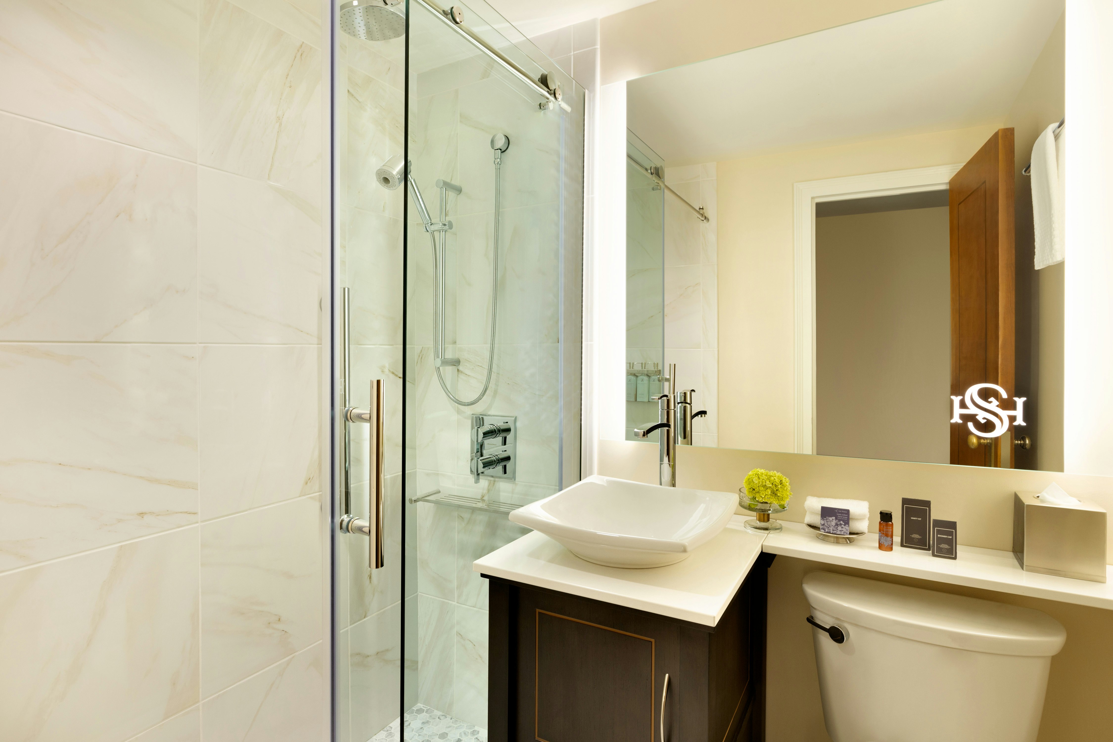 Hotel Saranac Curio Collection By Hilton 62/63