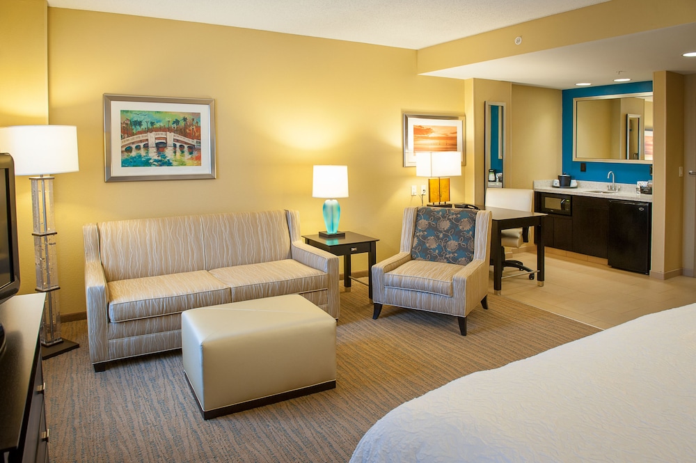 Hampton Inn Suites St Petersburg Downtown 26/51