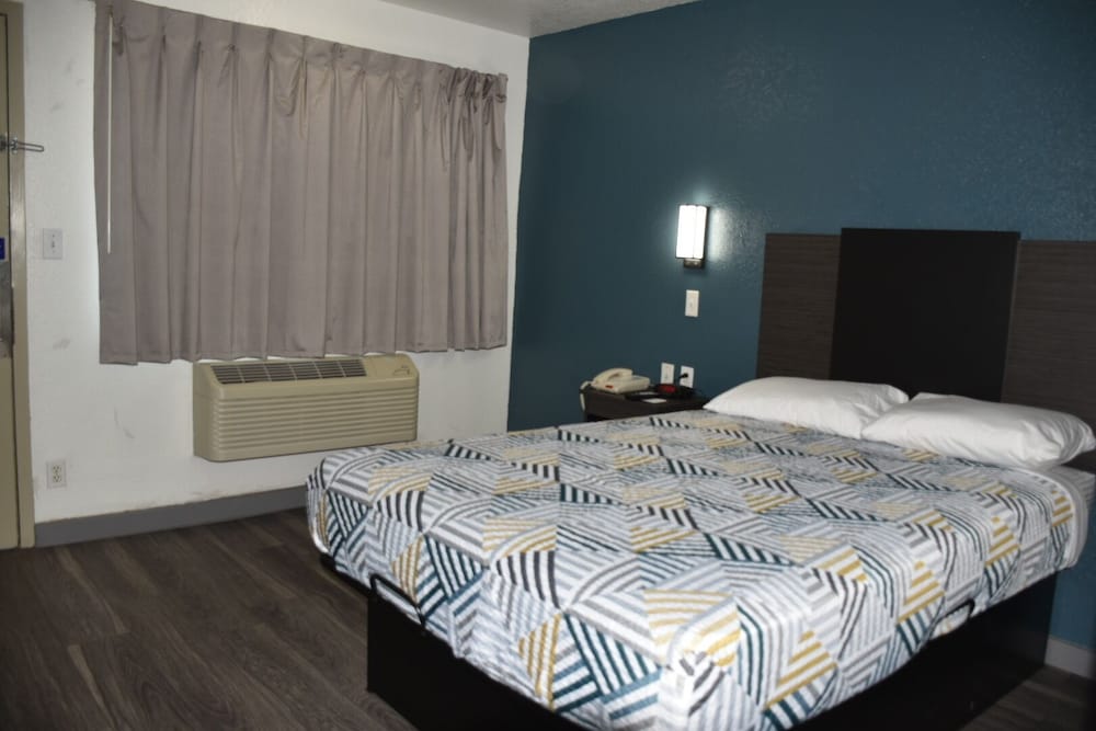 غرفة قياسية مفردة بسرير مزدوج، Studio6 Grand Prairie, TX 5/10