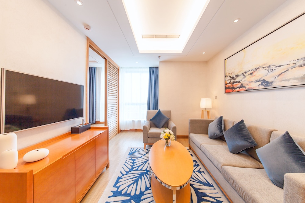 Suisse Place Hotel Residence Cmctaizhou 10/19