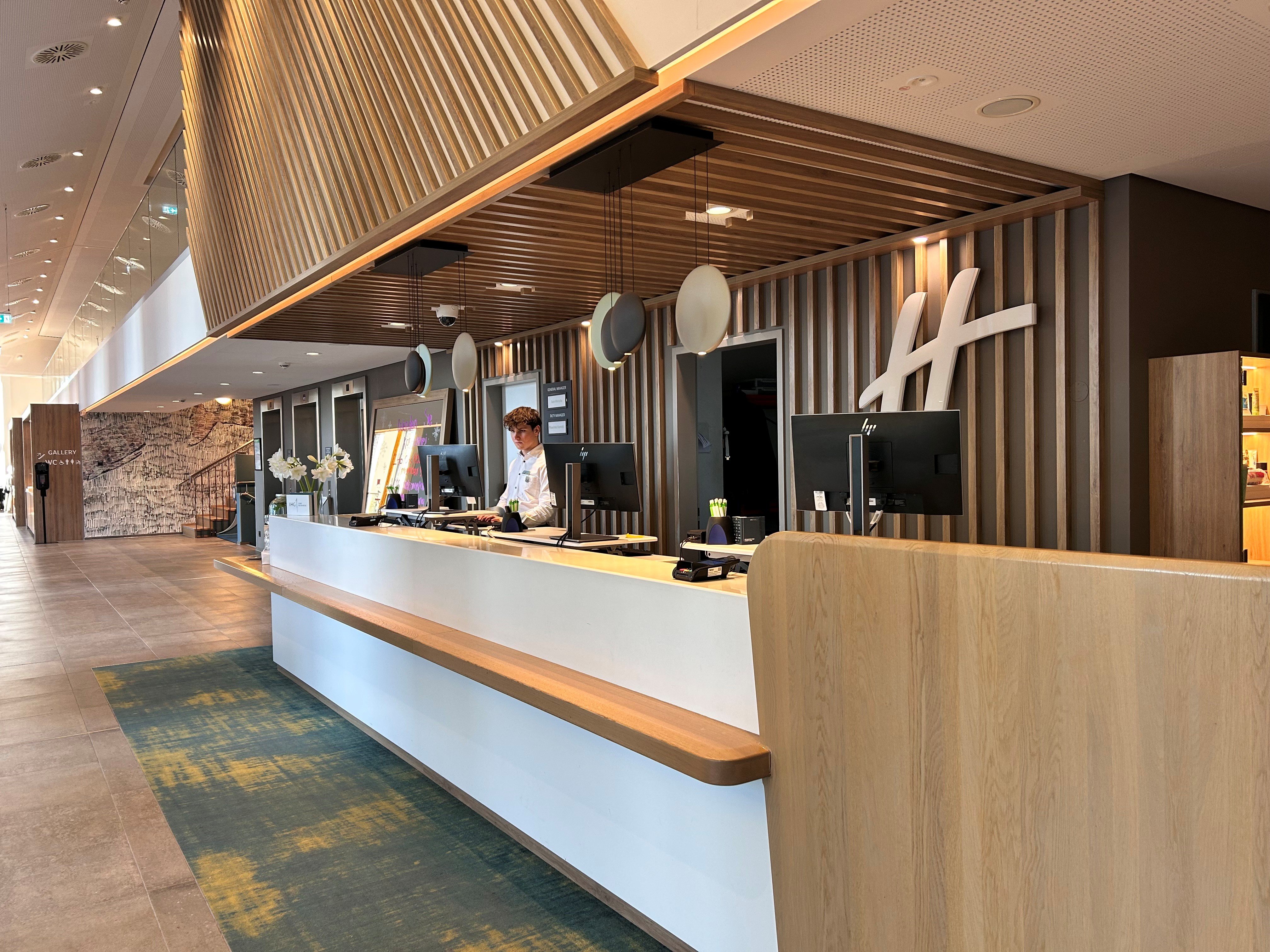 HOLIDAY INN HAMBURG - HAFENCITY 12/75