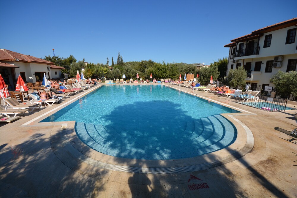 Saray Hotel 21/24