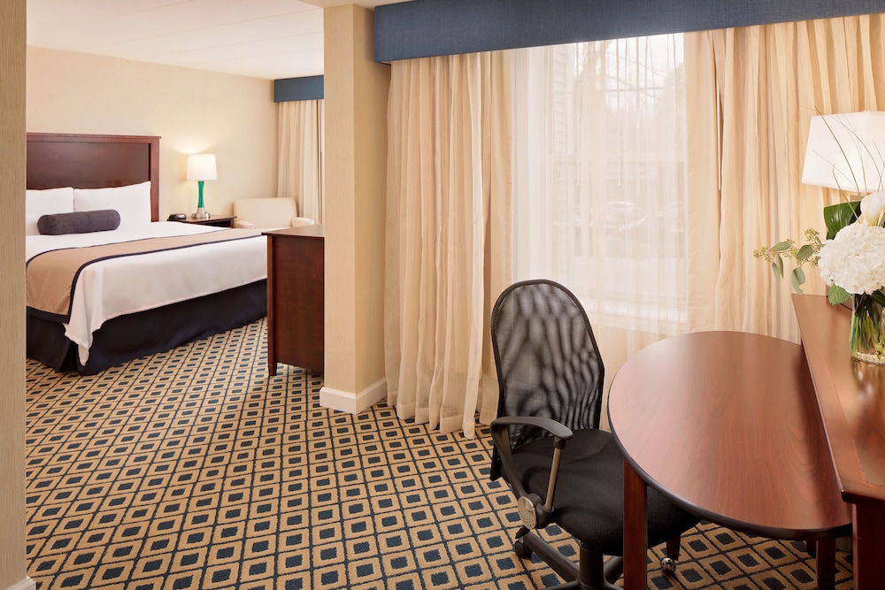 Westford Regency Inn And Conference Center 18/18