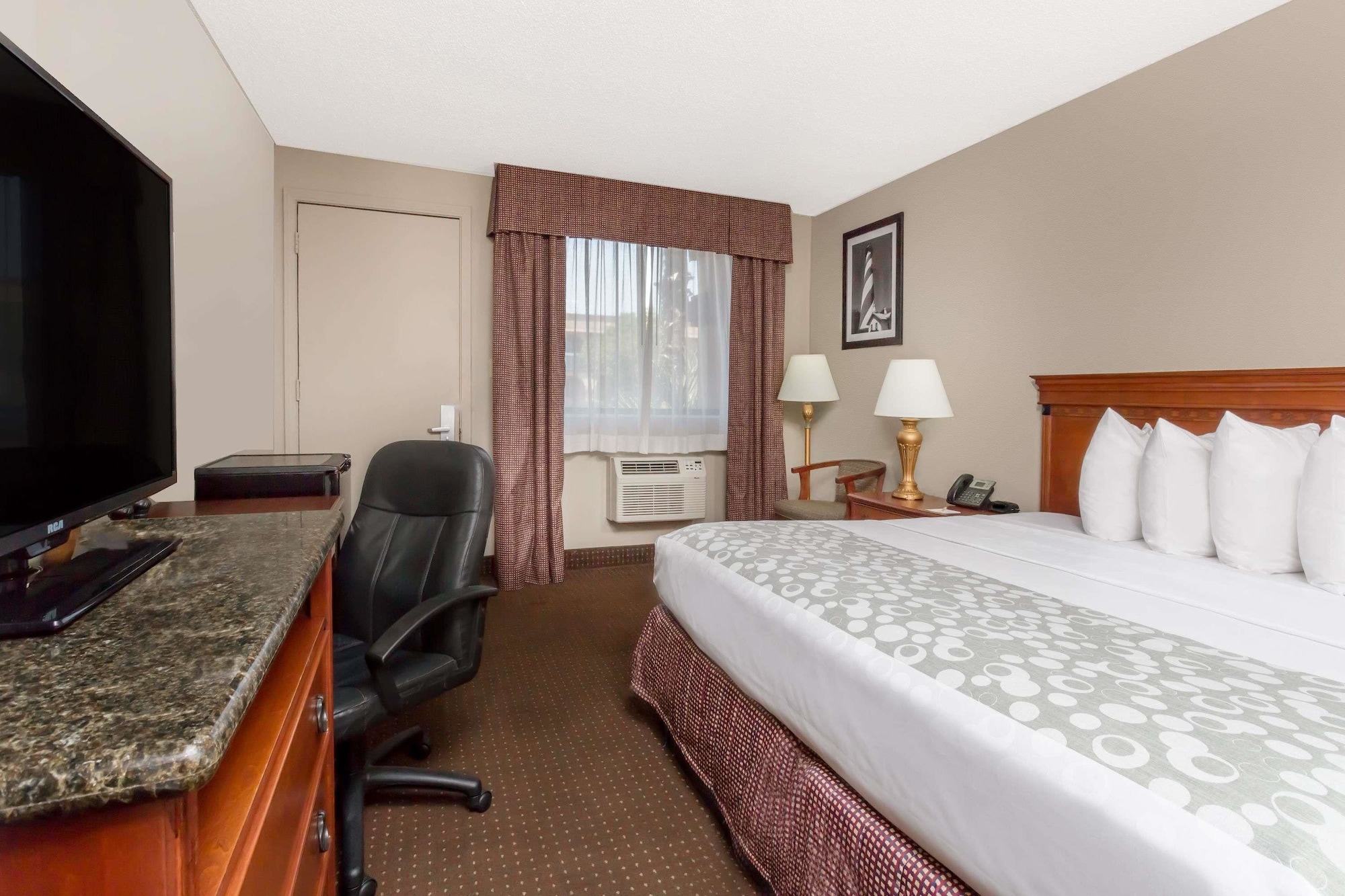 UPGRADE, STANDARD, KING BED