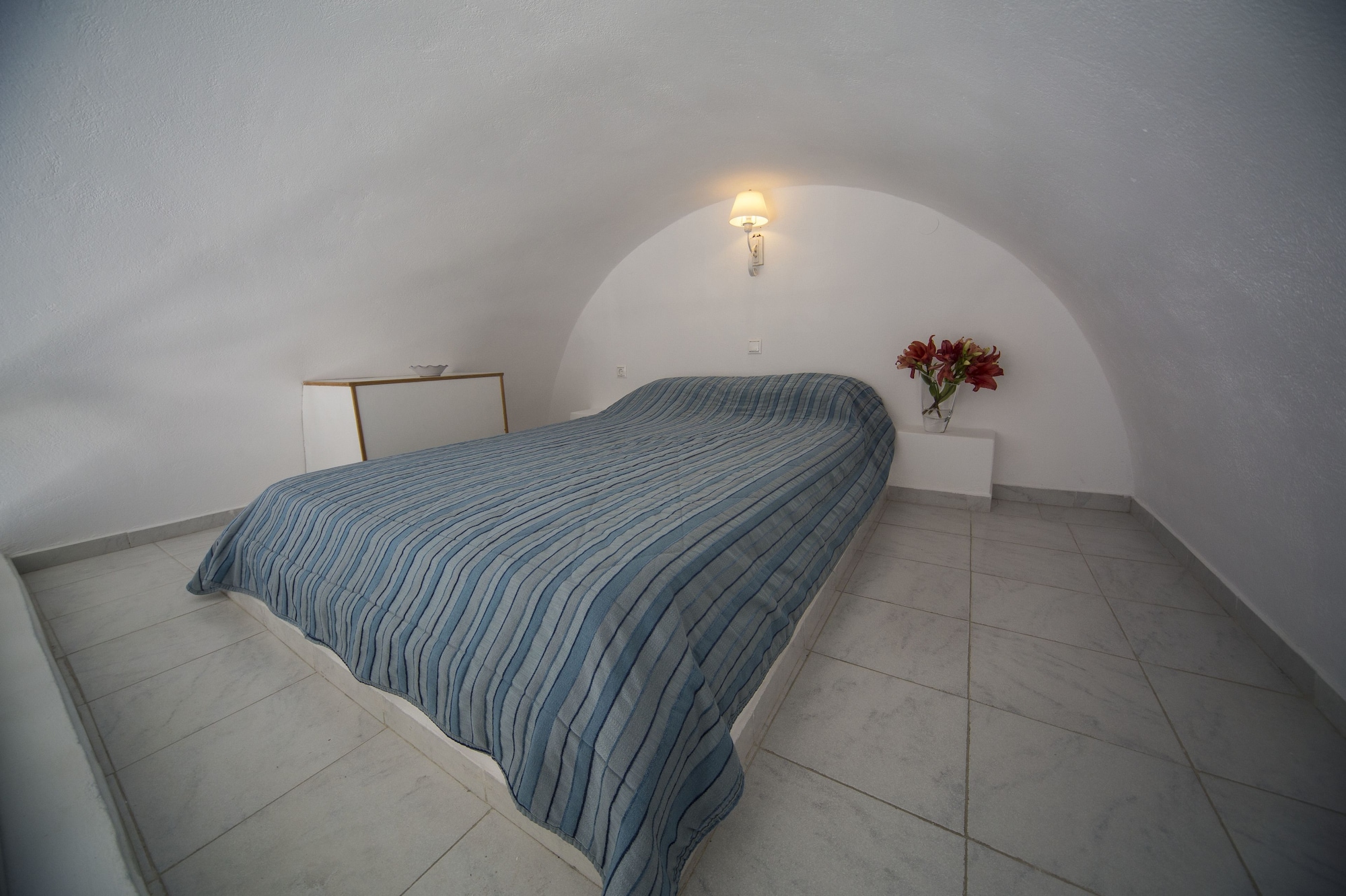 MEZZANINE, STUDIO, 2 DOUBLE BEDS