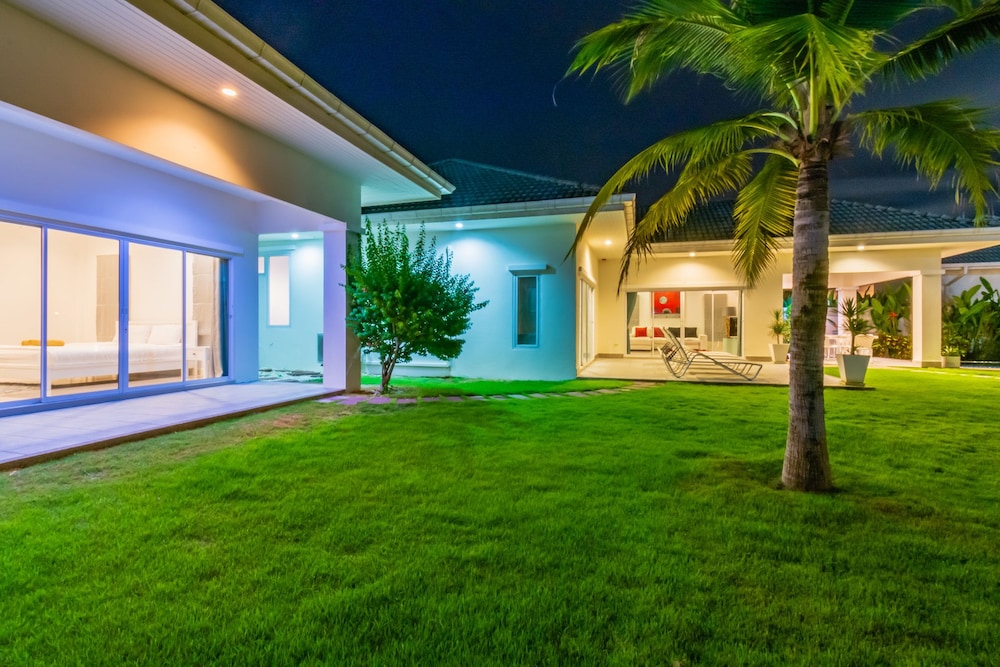 Hua Hin Pool Villa With 4 Bedrooms L27 32/50