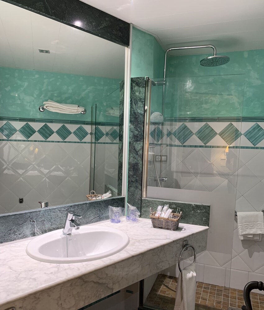 Hotel Santo Domingo Lucena 20/20