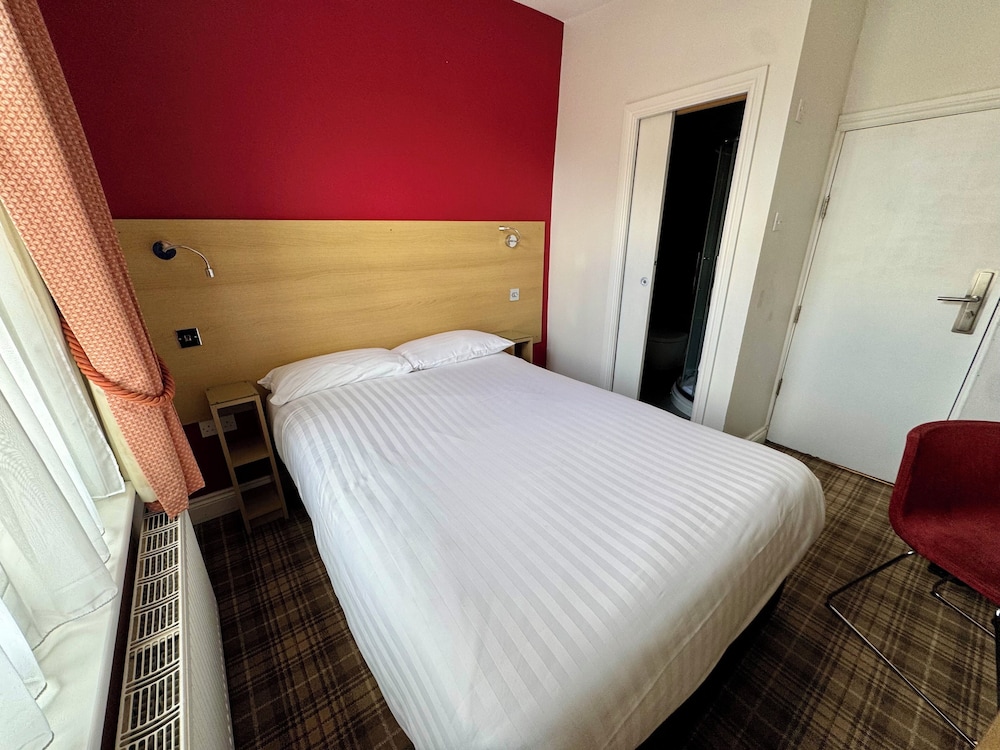 Brentwood Guest House Hotel 11/50