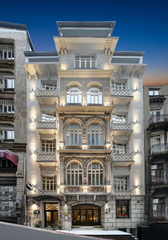 The Story Hotel Pera 1/50