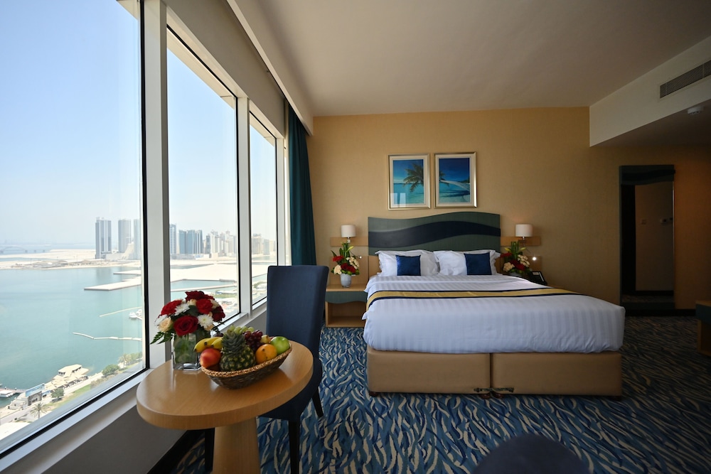Harbour Suite Hotel 11/33